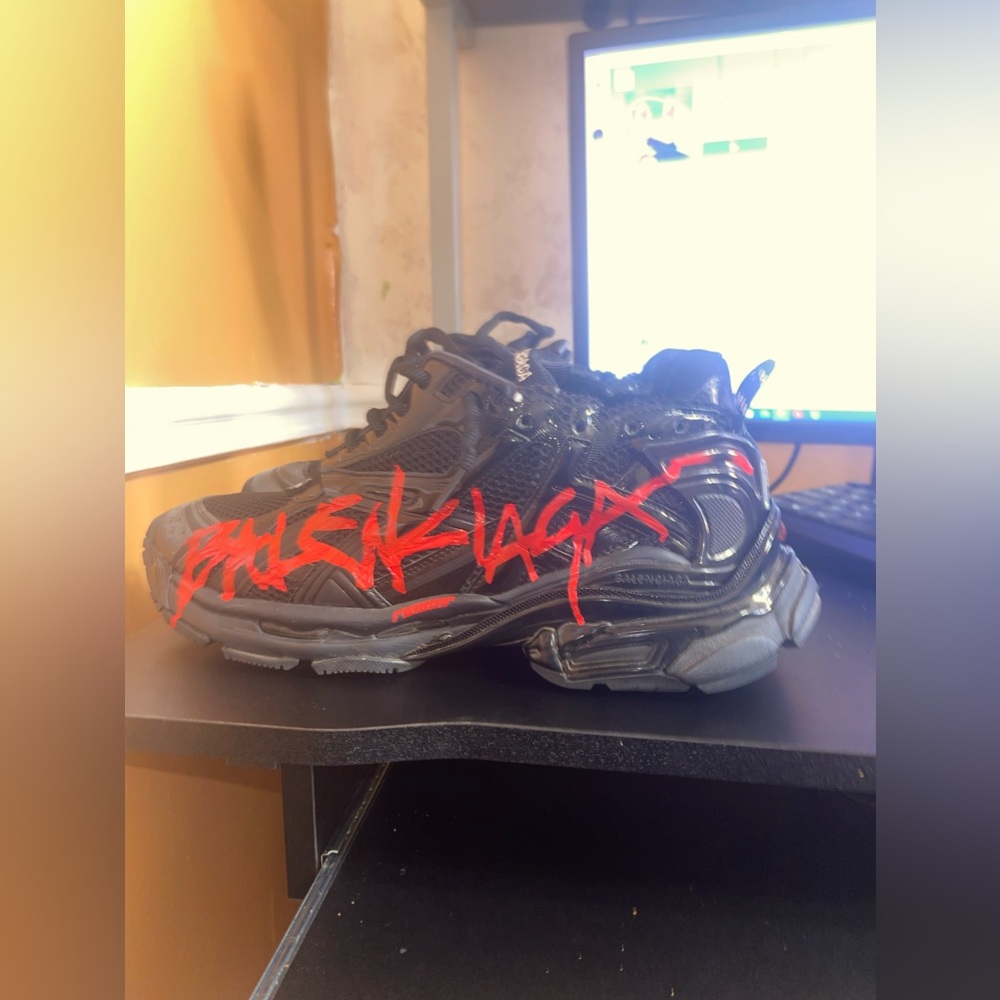 Balenciaga runner graffiti